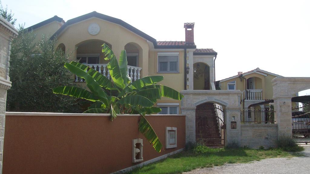 פורץ Apartments Barbara מראה חיצוני תמונה